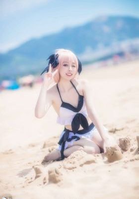 浴室里强摁做开腿呻吟的漫画图片