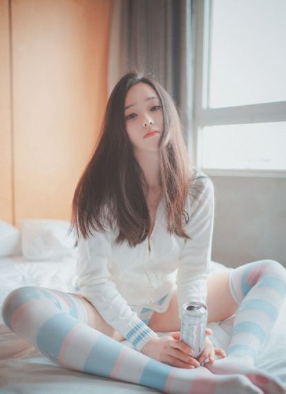 骑车的女人