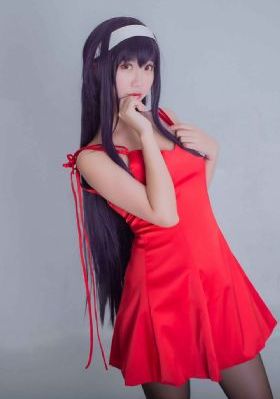 漂亮的女保姆